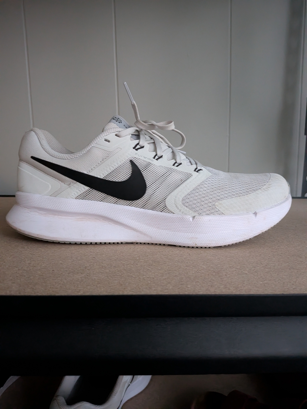 Nike Run Swift 3 Men's 9.5 Running Shoe